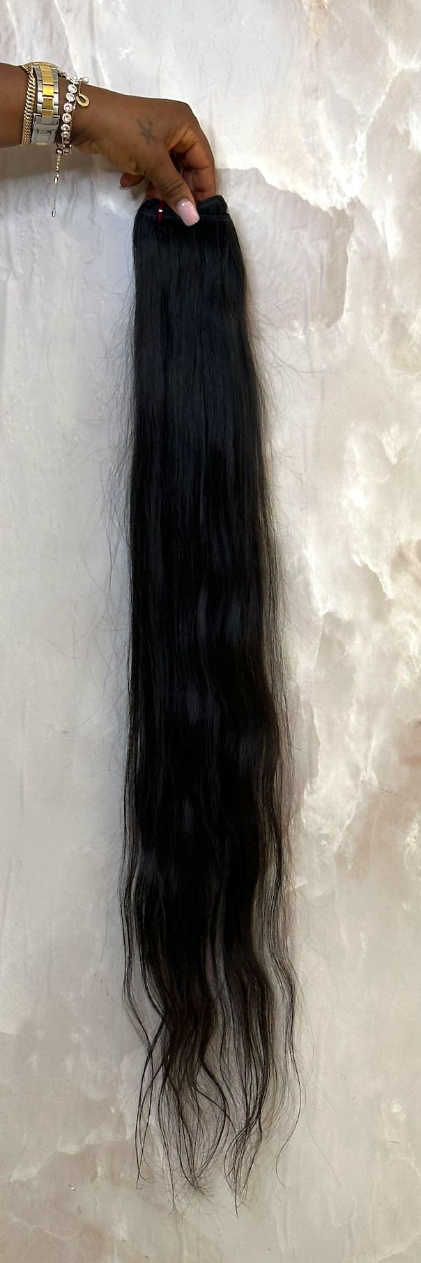 Boule de mêches cheveux indiens qualité remy temple hair donneur unique texture lisse noir longueur 34"